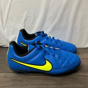 Like New Kids Nike Tempo soccer cleats and shin guards